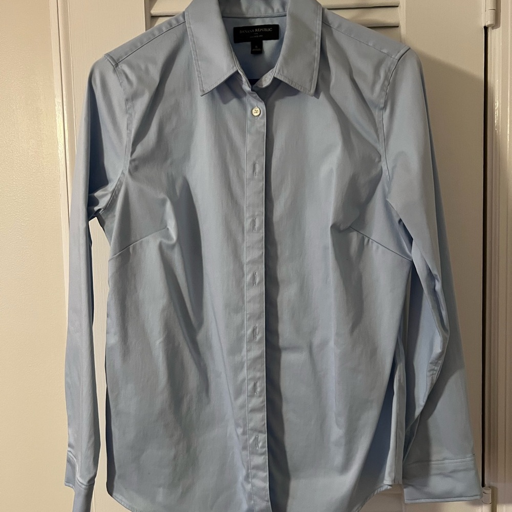 Lot of 3 Banana Republic Women’s Button-down Shirts